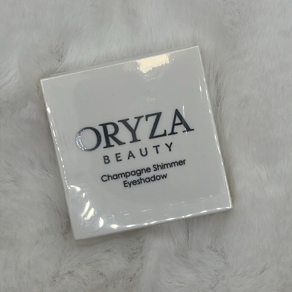 Oryza Beauty Champagne Shimmer Eyeshadow Quad Mini Palette - Picture 2 of 3